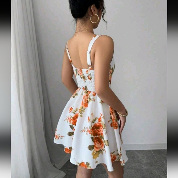 Women's Floral Print Square Neck Sleeveless Mini Dress, Holiday Style - Picture 2 of 4